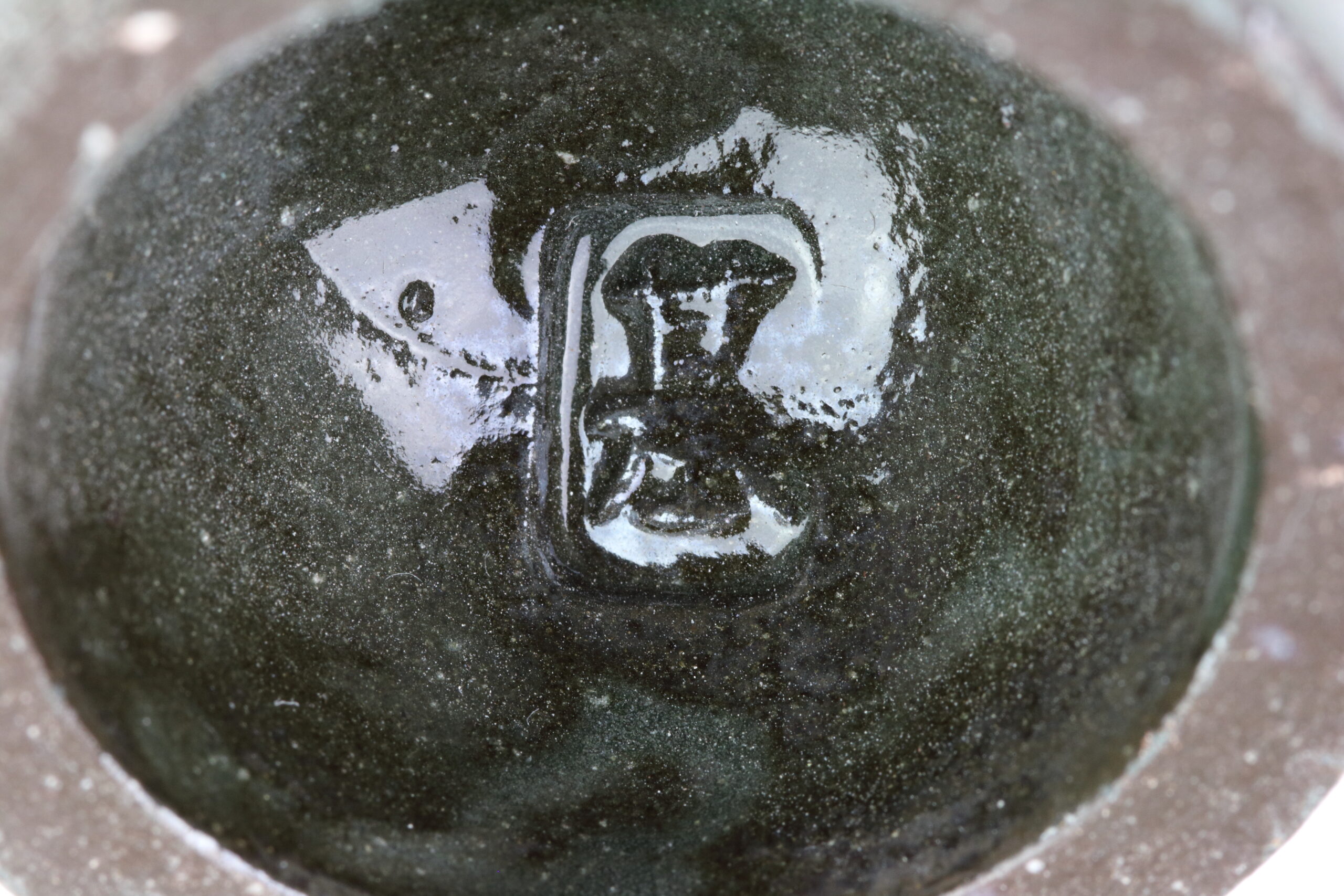 Designer-Keramik Kohiki Hakeme Bajyo-hai